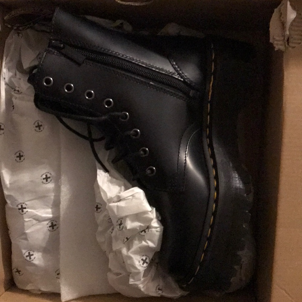 Dr. Martens women’s jadon boot